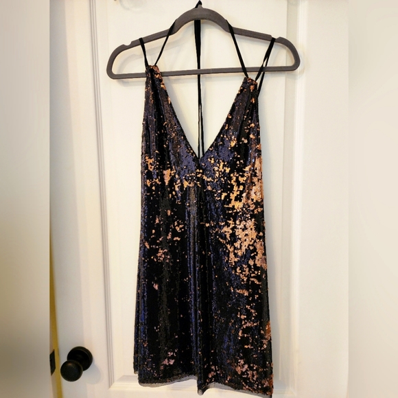 Sequin mini halter dress - Picture 1 of 6